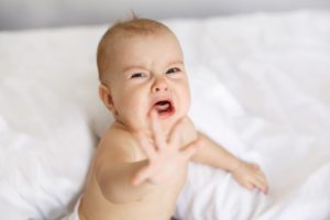 علاج المغص عند الرضع